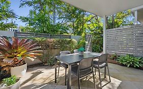 2 Bedroom Renovated Townhouse, Walk To Noosa River
